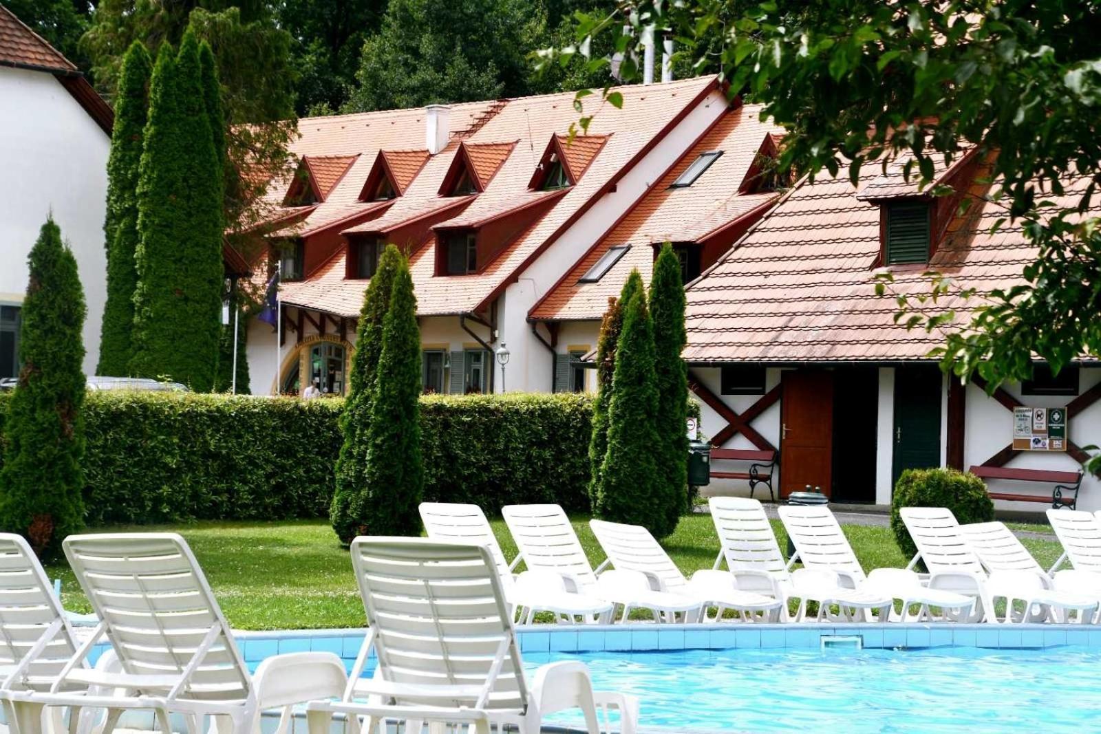 Готель Abbazia Country Club Nemesnep Екстер'єр фото