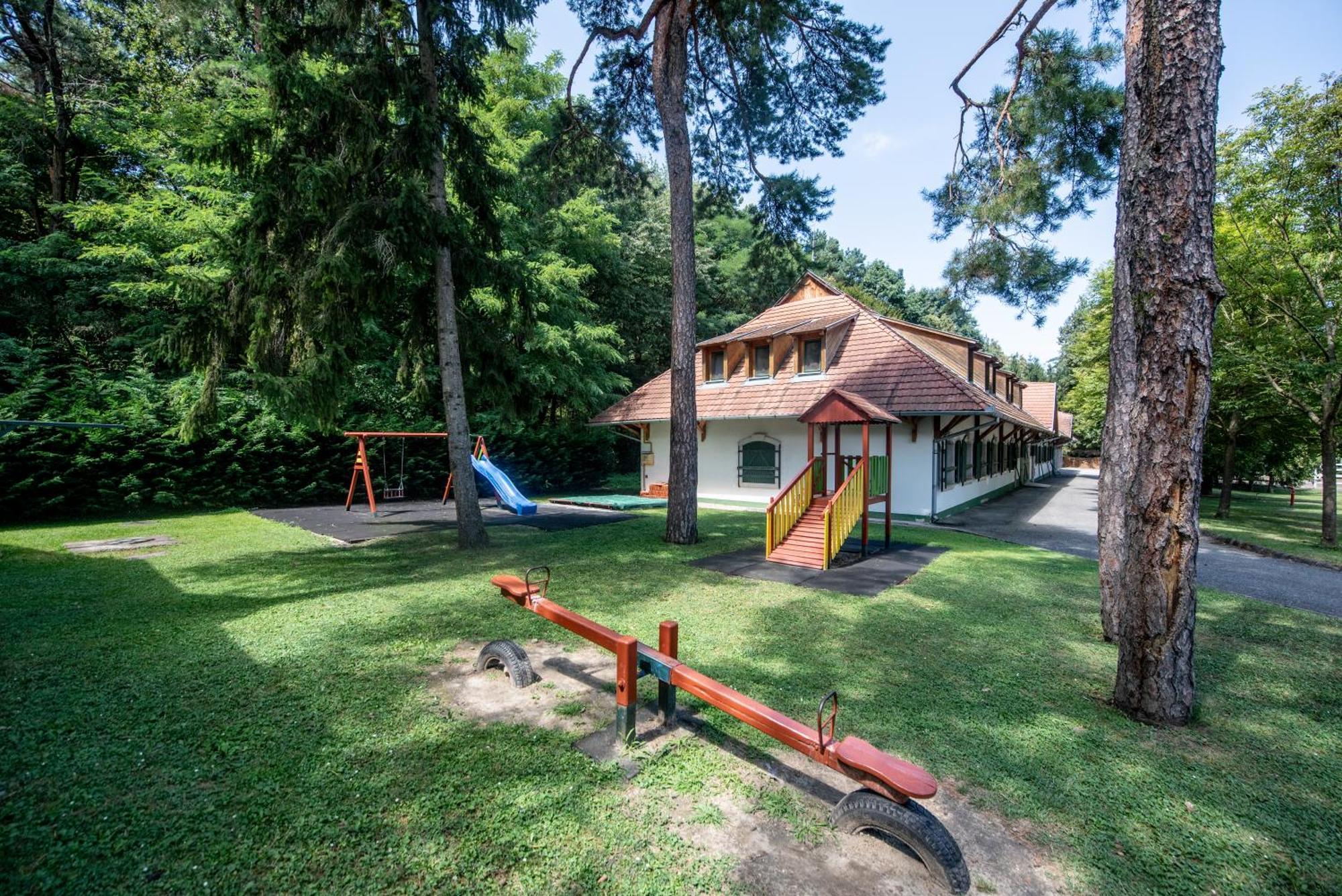 Готель Abbazia Country Club Nemesnep Екстер'єр фото