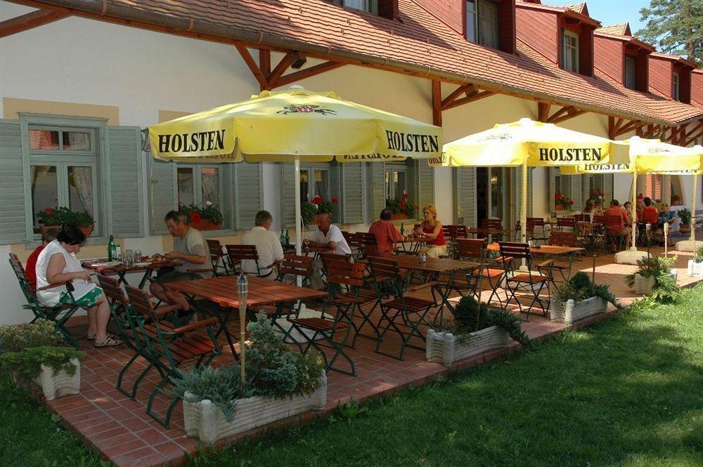 Готель Abbazia Country Club Nemesnep Екстер'єр фото